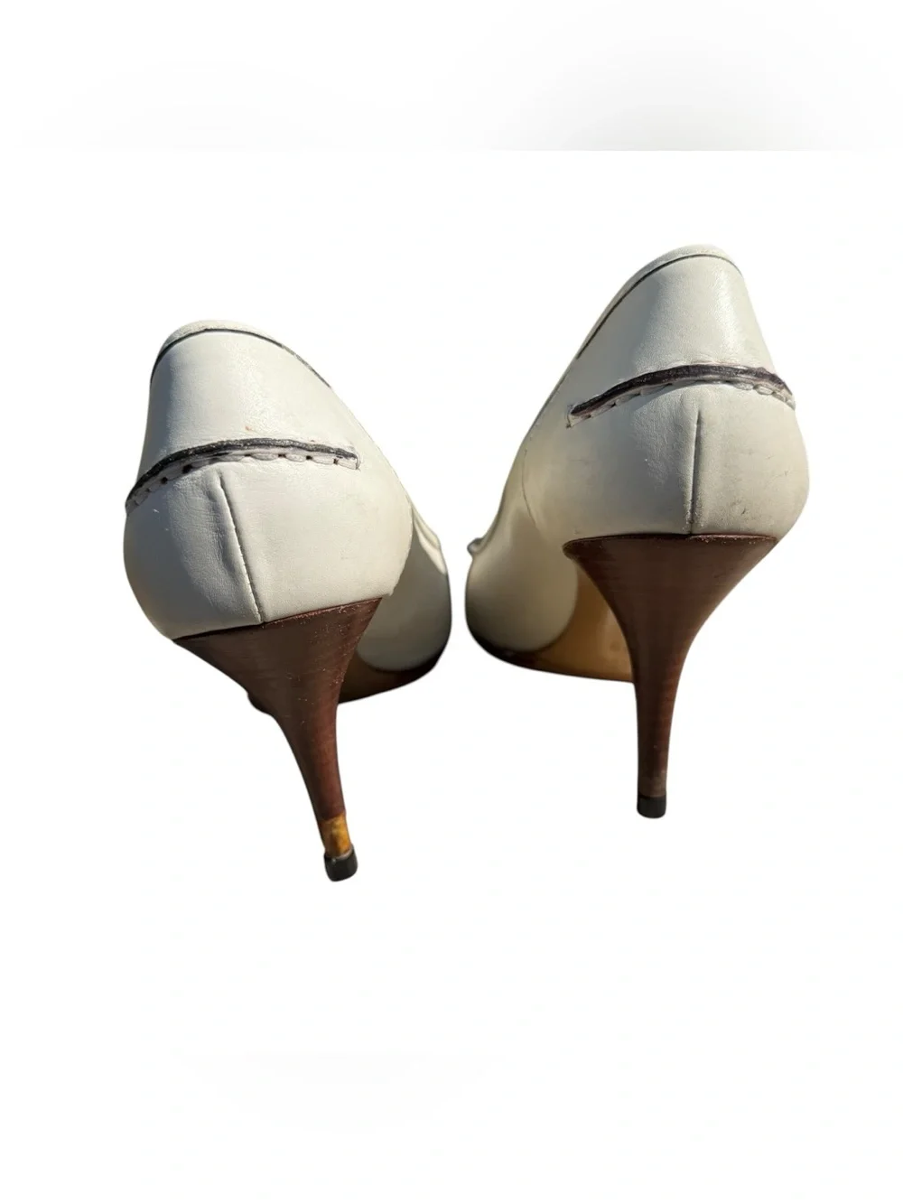 Gucci Vintage White Leather Bamboo Tassel Loafer Pumps Heels 8B Italy Y2K Luxury